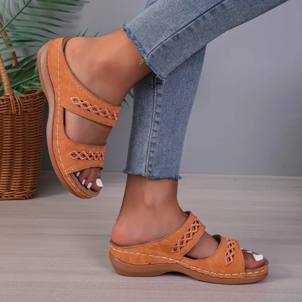 Xerra Women's Adjustable Comfort Sandals