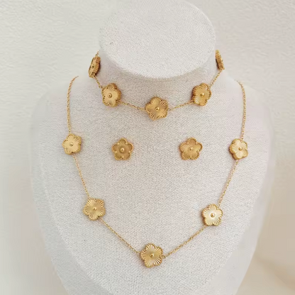 Beautiful Clover Necklace Gift Set - OutfitLondon