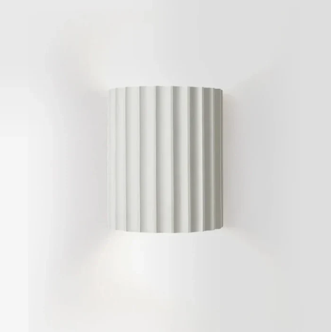 Stylish Dual Sided Wall Light With Warm Glow - OutfitLondon