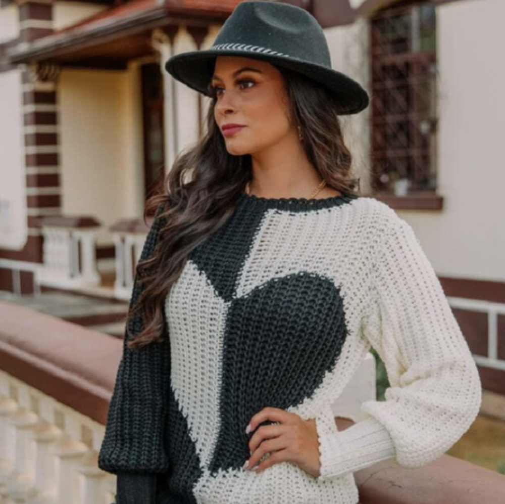 Soft Heart Print Women's Pullover Sweater - OutfitLondon