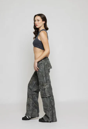 Women's Comfortable Relaxed Fit Cargo Pants with Multiple Pockets