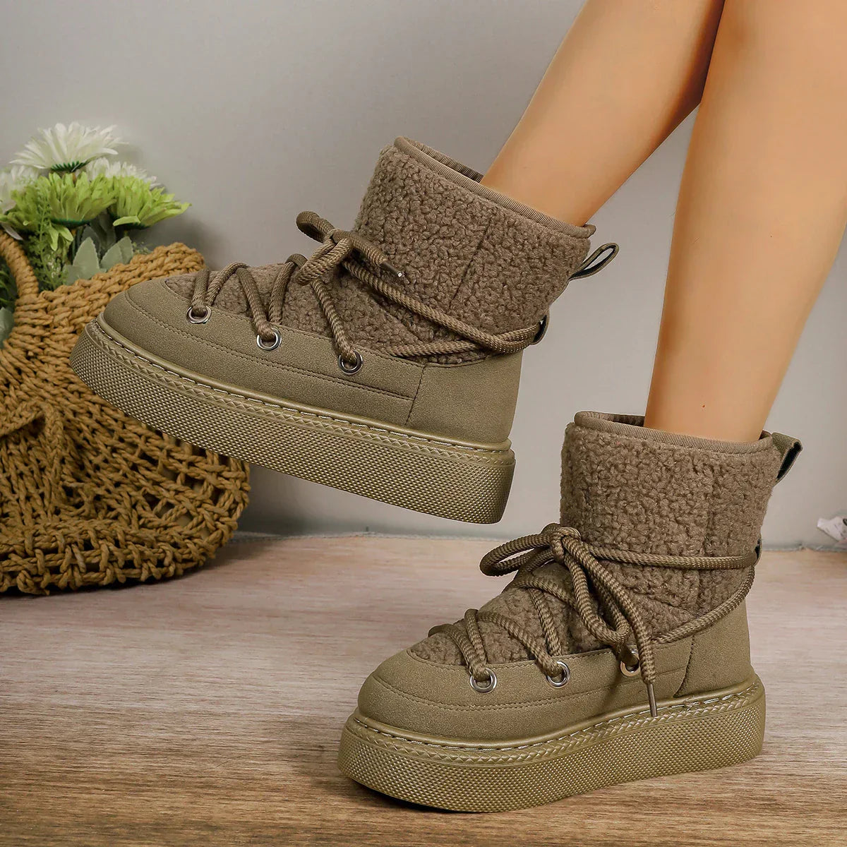 Cozy Insulated Winter Boots for Women - OutfitLondon
