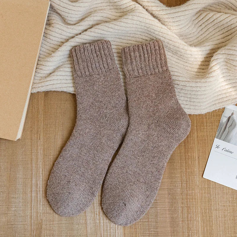 Comfortable Fit Ribbed Socks