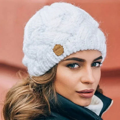 Cozy Women's Cable Knit Beanie Hat - OutfitLondon