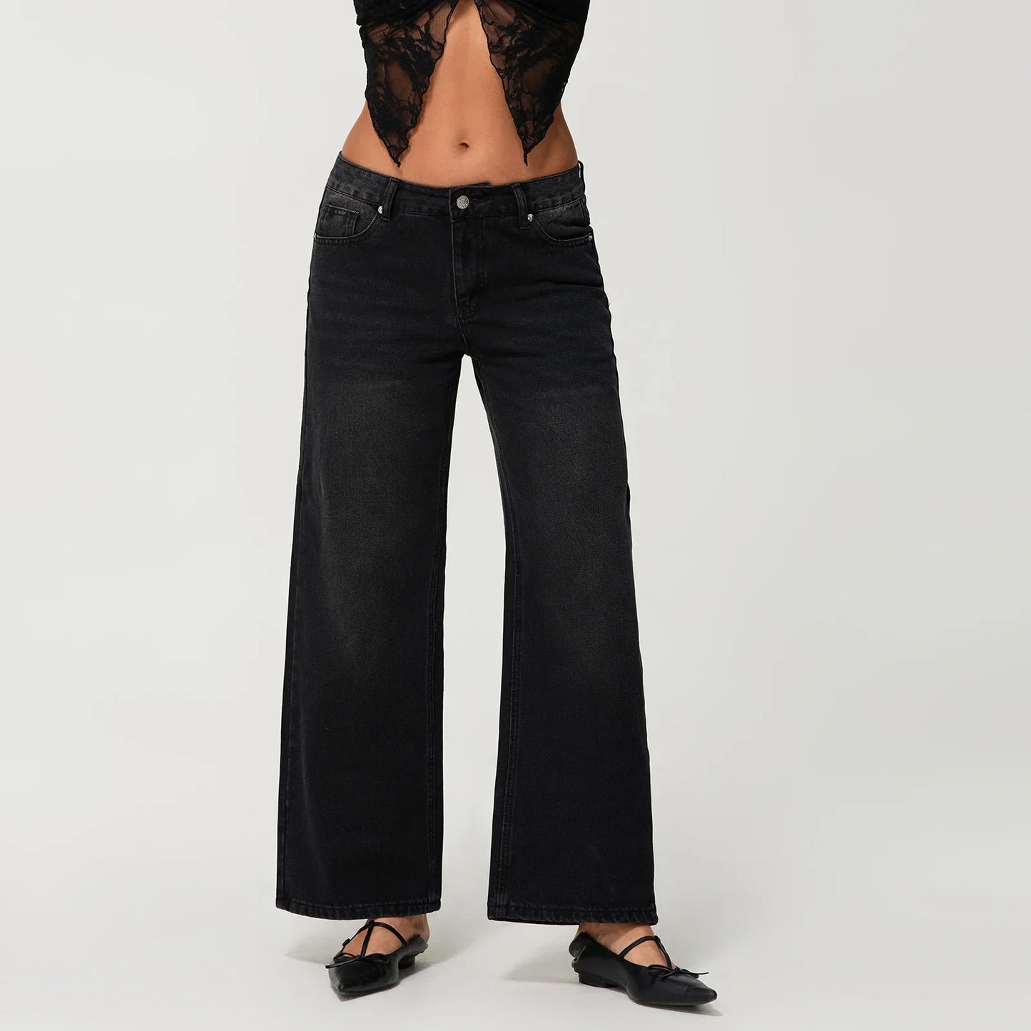 Comfortable Loose Fit Women's Straight Jeans - OutfitLondon