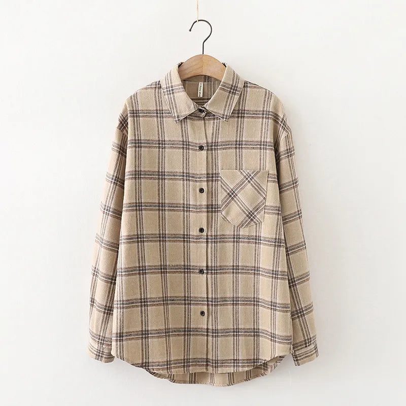 Comfortable Plaid Flannel Shirt with Relaxed Fit