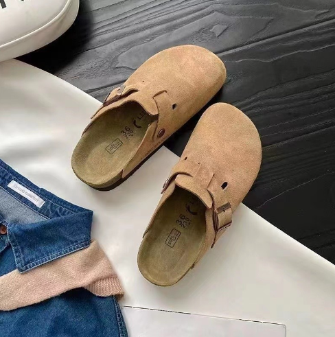 Comfortable Slip On Clogs With Soft Insoles