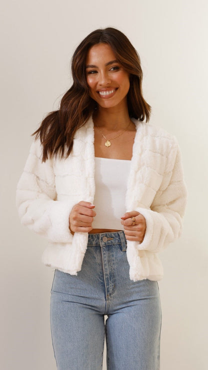 Warm Faux Fur Cropped Women's Winter Jacket - OutfitLondon