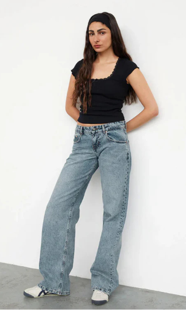 Comfortable Low Rise Stretch Jeans