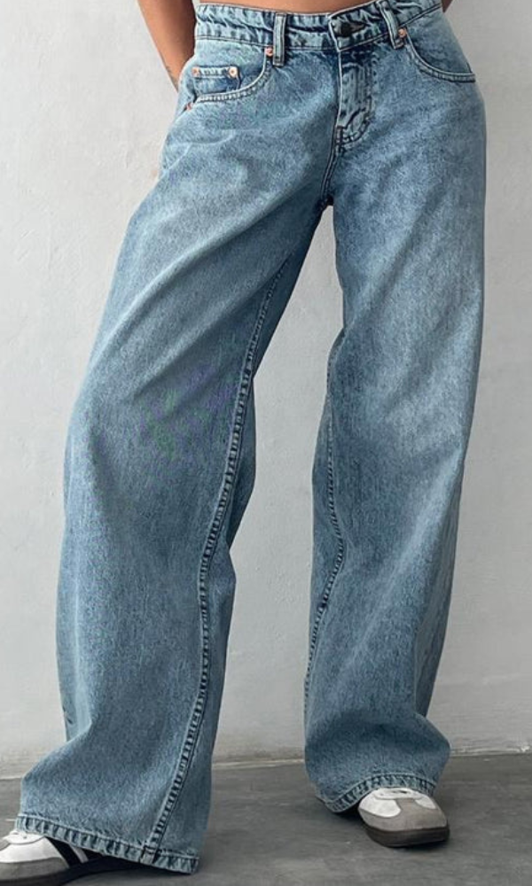 Comfortable Low Rise Stretch Jeans