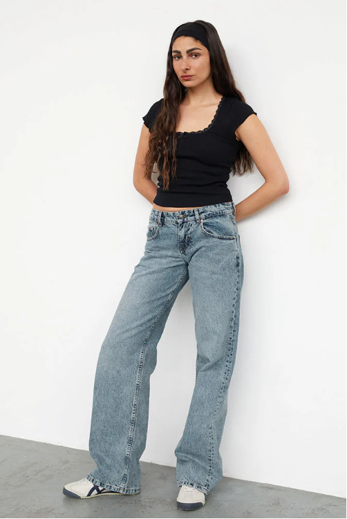 Comfortable Low Rise Stretch Jeans