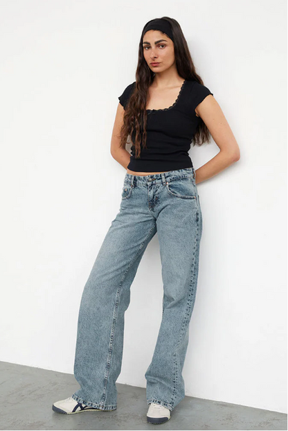Comfortable Low Rise Stretch Jeans