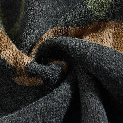 Men's Crew Neck Sweater with Graphic Knit Design