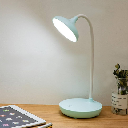 Compact Bright USB Desk Light with Rechargeable Base - OutfitLondon