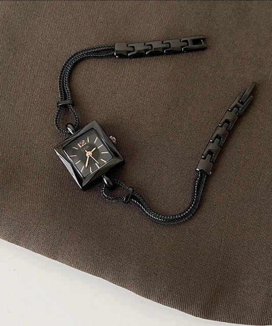 Women's Crystal Watch Hardlex Crystal Black Alloy Chain - OutfitLondon