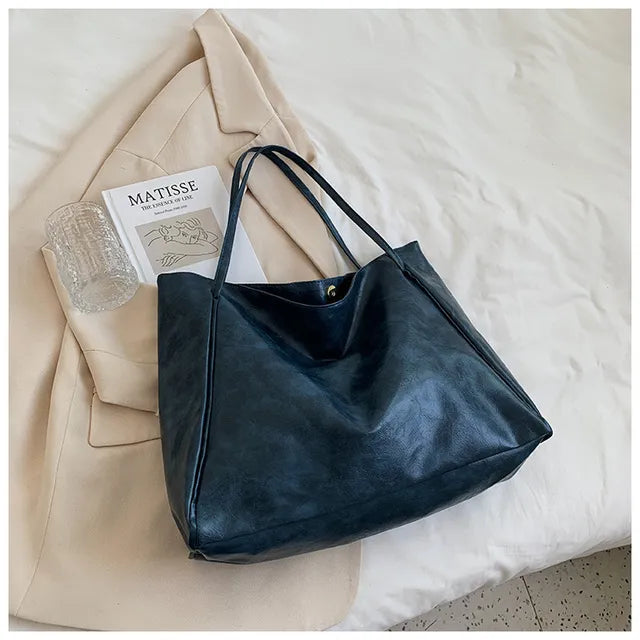 Fashionable Ladies Leather Handbag