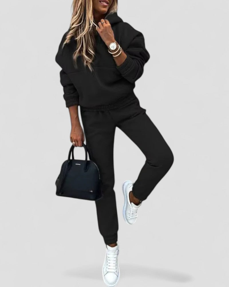 Comfy Women's Athletic Jogger Suit - OutfitLondon