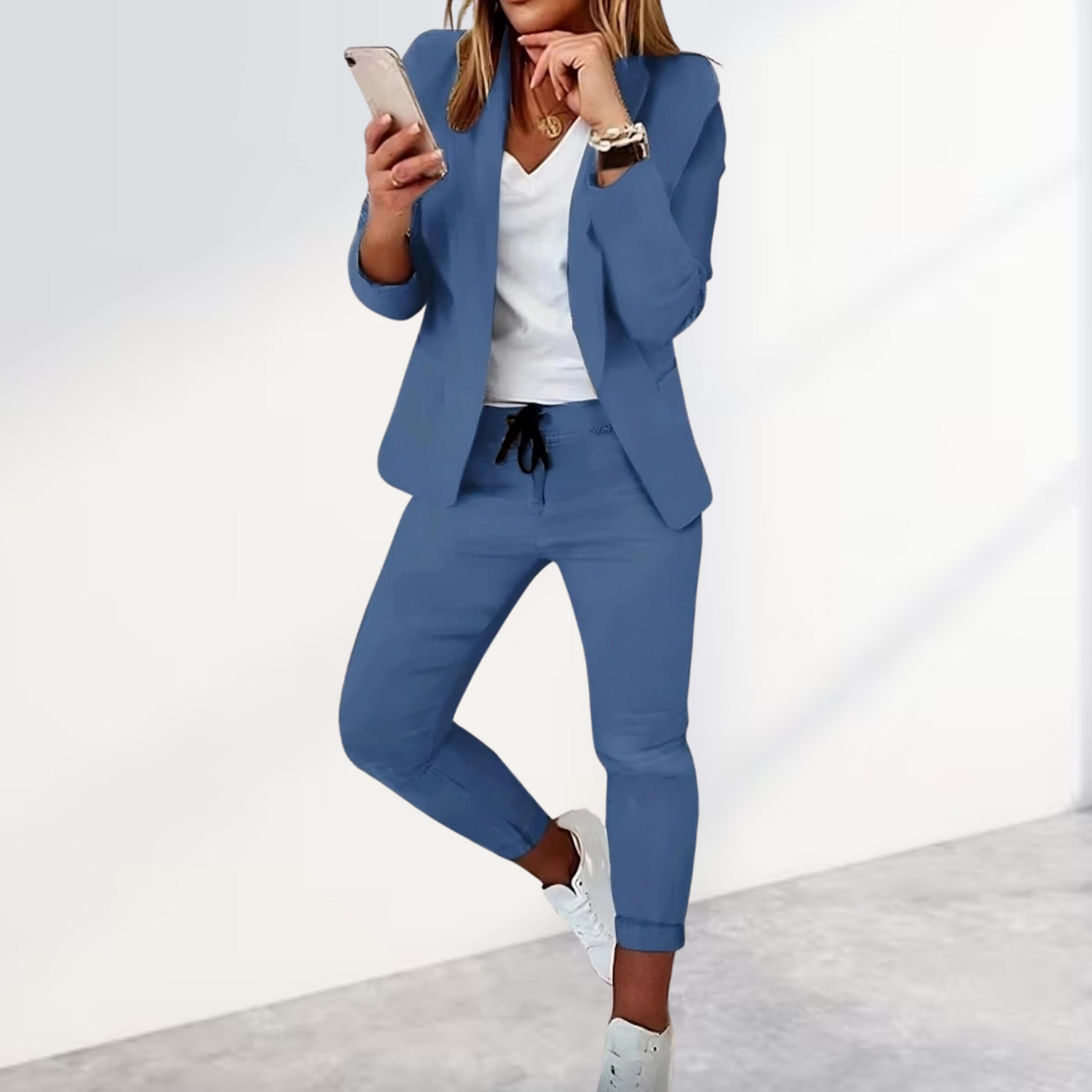 Women's Tailored Fit Pantsuit Set