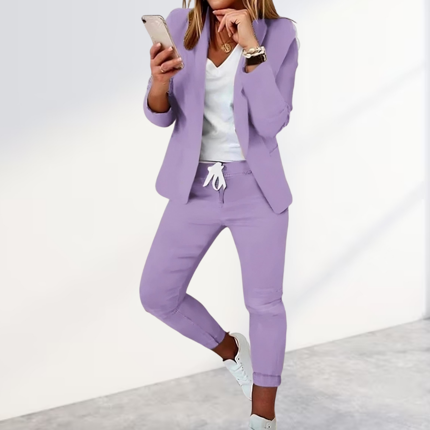 Women's Tailored Fit Pantsuit Set