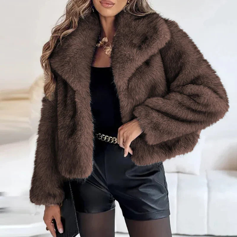 Kurze Kunstpelz-Jacke für Damen - OutfitLondon