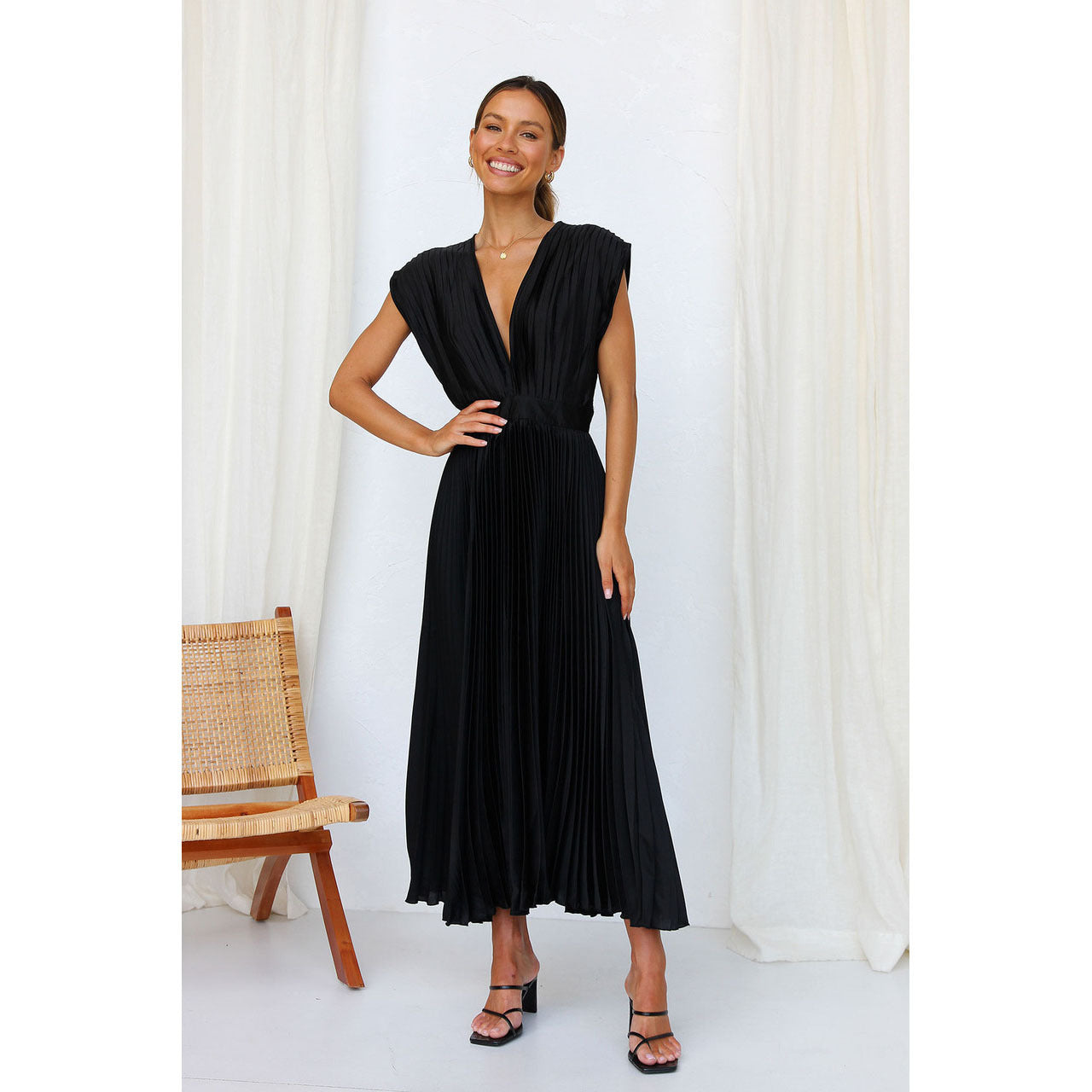 Elegant Sleeved V Neck Floor Length Dress for Women - OutfitLondon