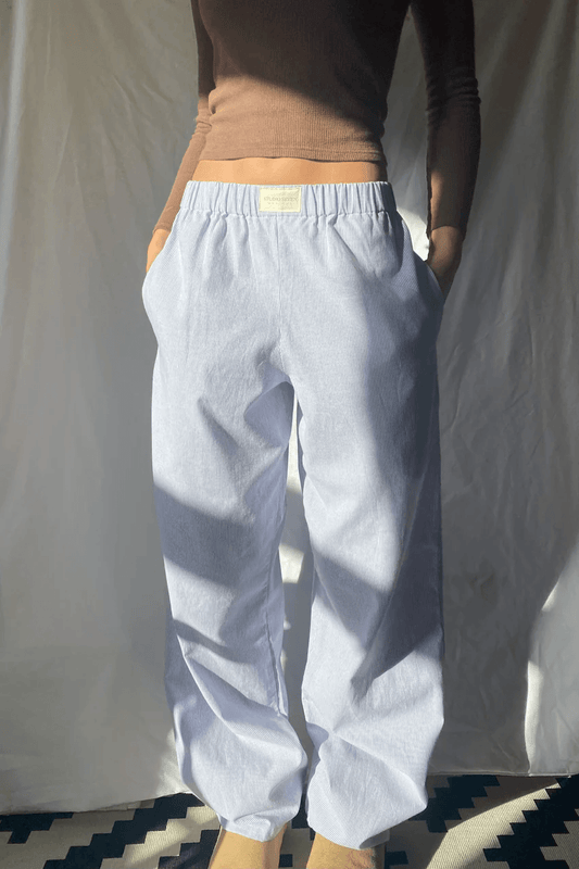 Relaxed Fit Women's Pants with Elastic Waist and Pockets - OutfitLondon