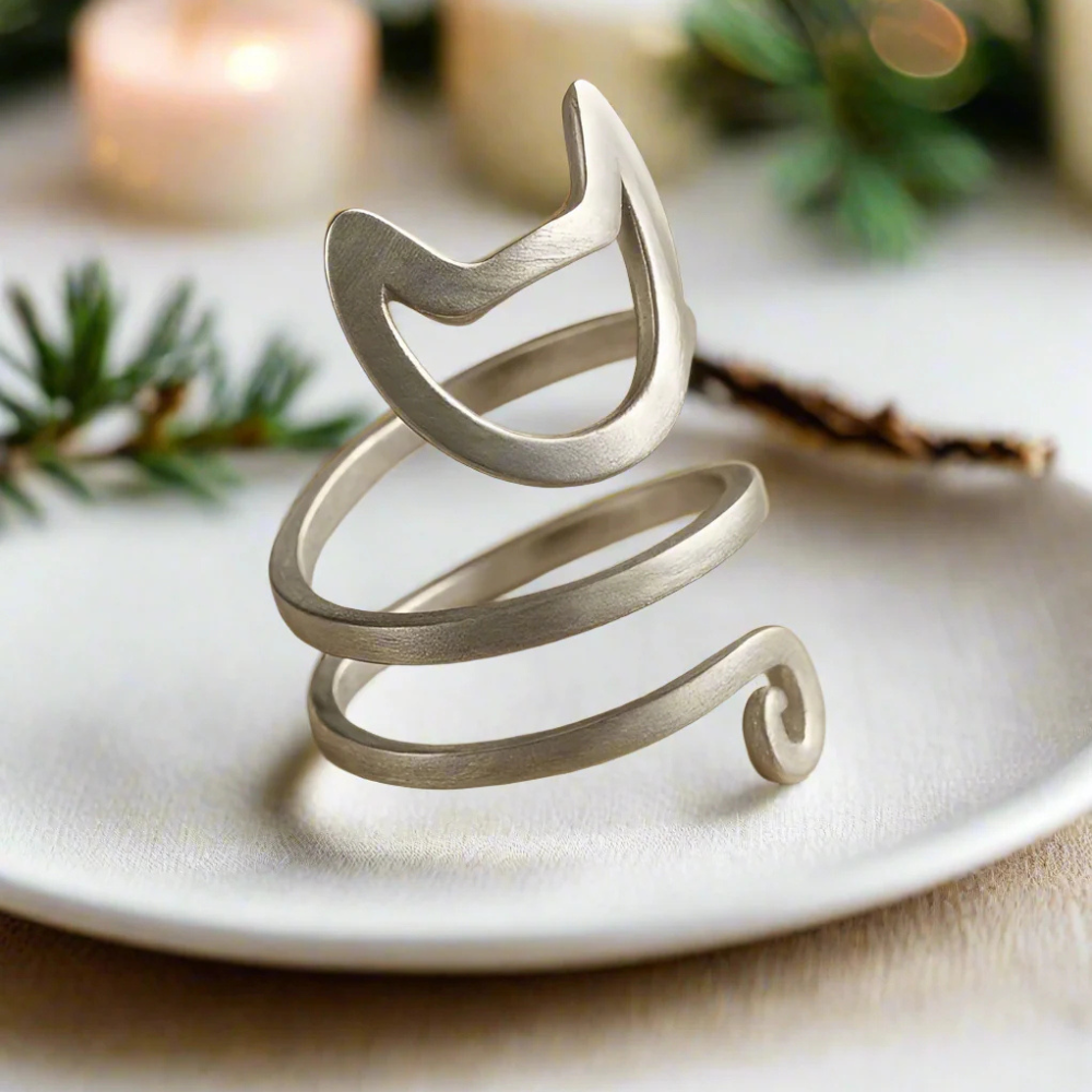 Stylish Cat Pattern Gold Ring - OutfitLondon