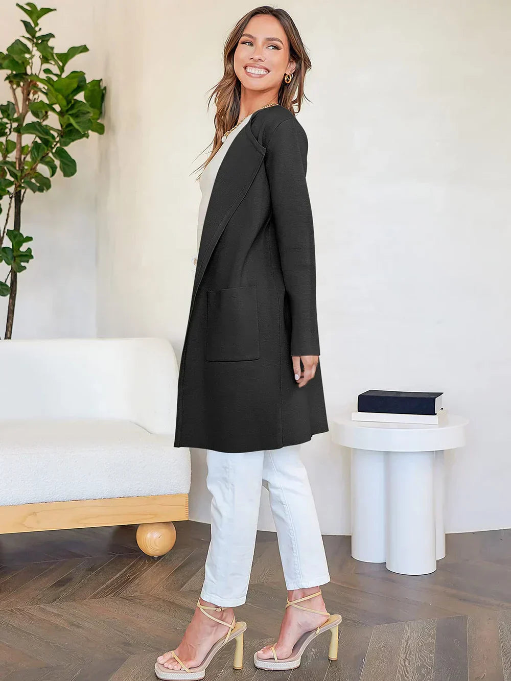 Women’s Knee-Length Coat – Wool Blend – Relaxed Fit – Wide Lapel – Minimalist Style