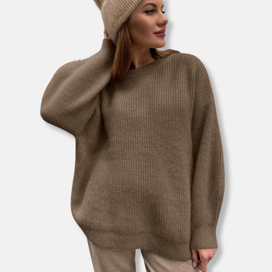 Cozy Women's Long Sleeve Crew Neck Sweater - OutfitLondon