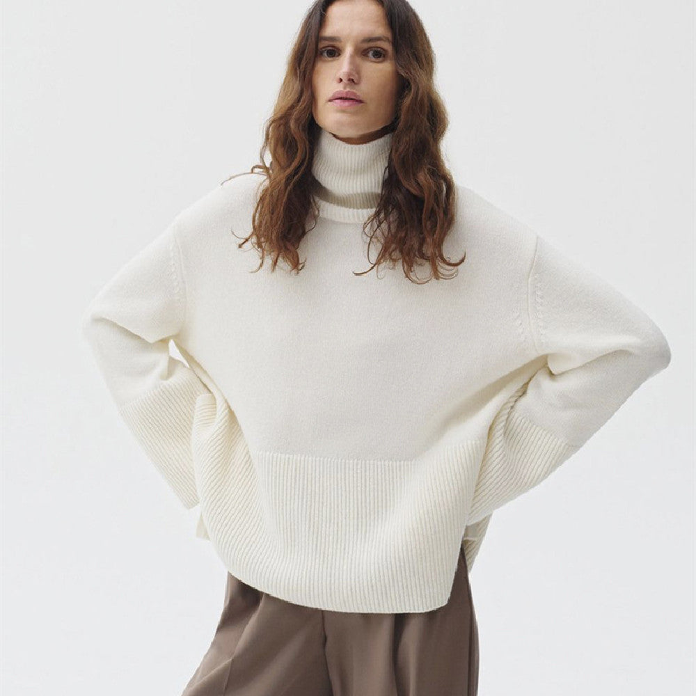 Luxurious Beige Cashmere Sweater - OutfitLondon