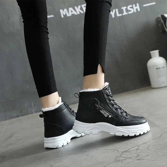 Insulated Snow Boots for Women - Warm and Waterproof