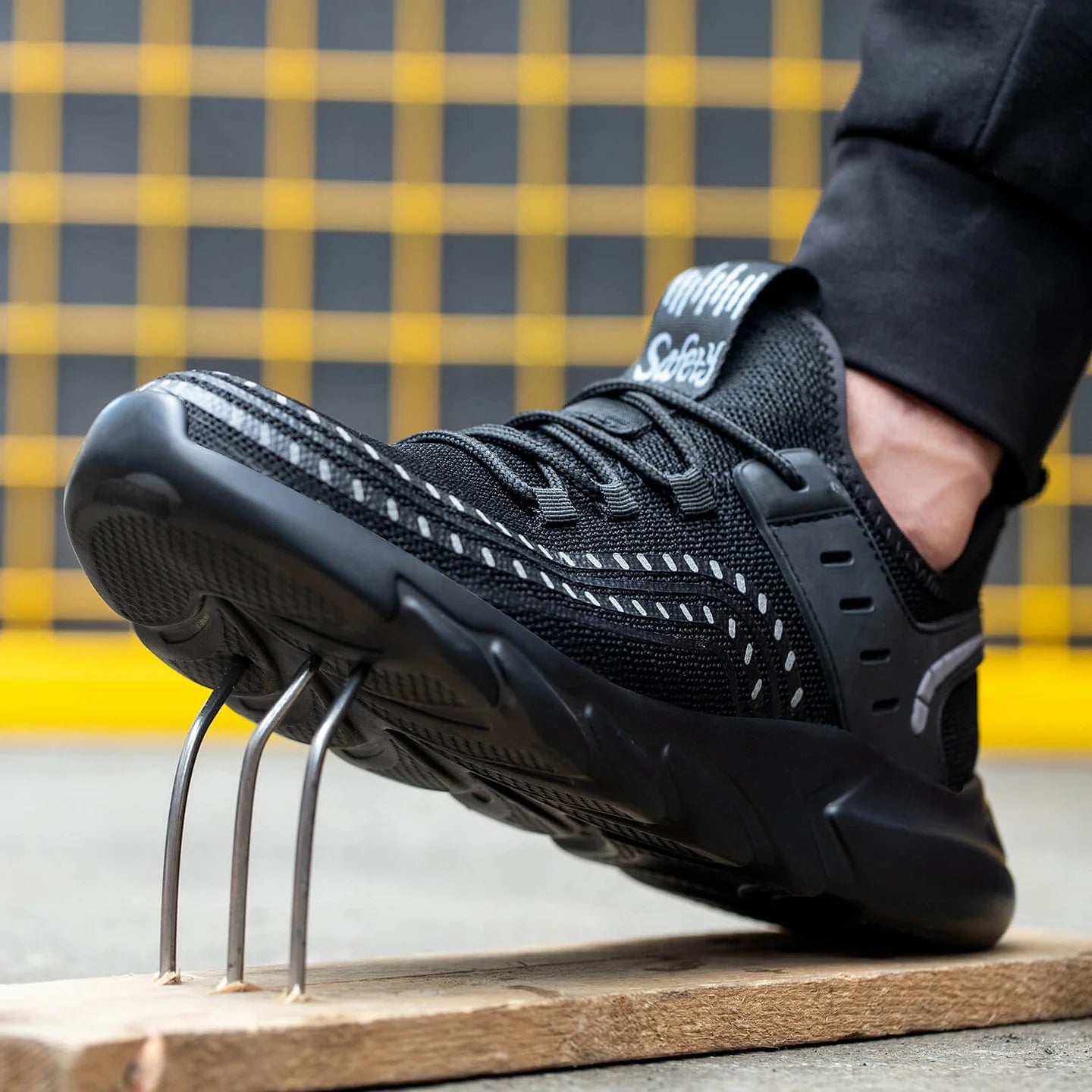 Maven Steel Toe Comfortable Safety Shoes