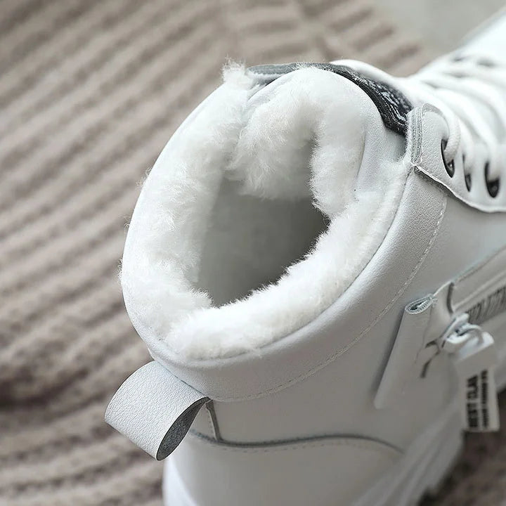 Insulated Snow Boots for Women - Warm and Waterproof