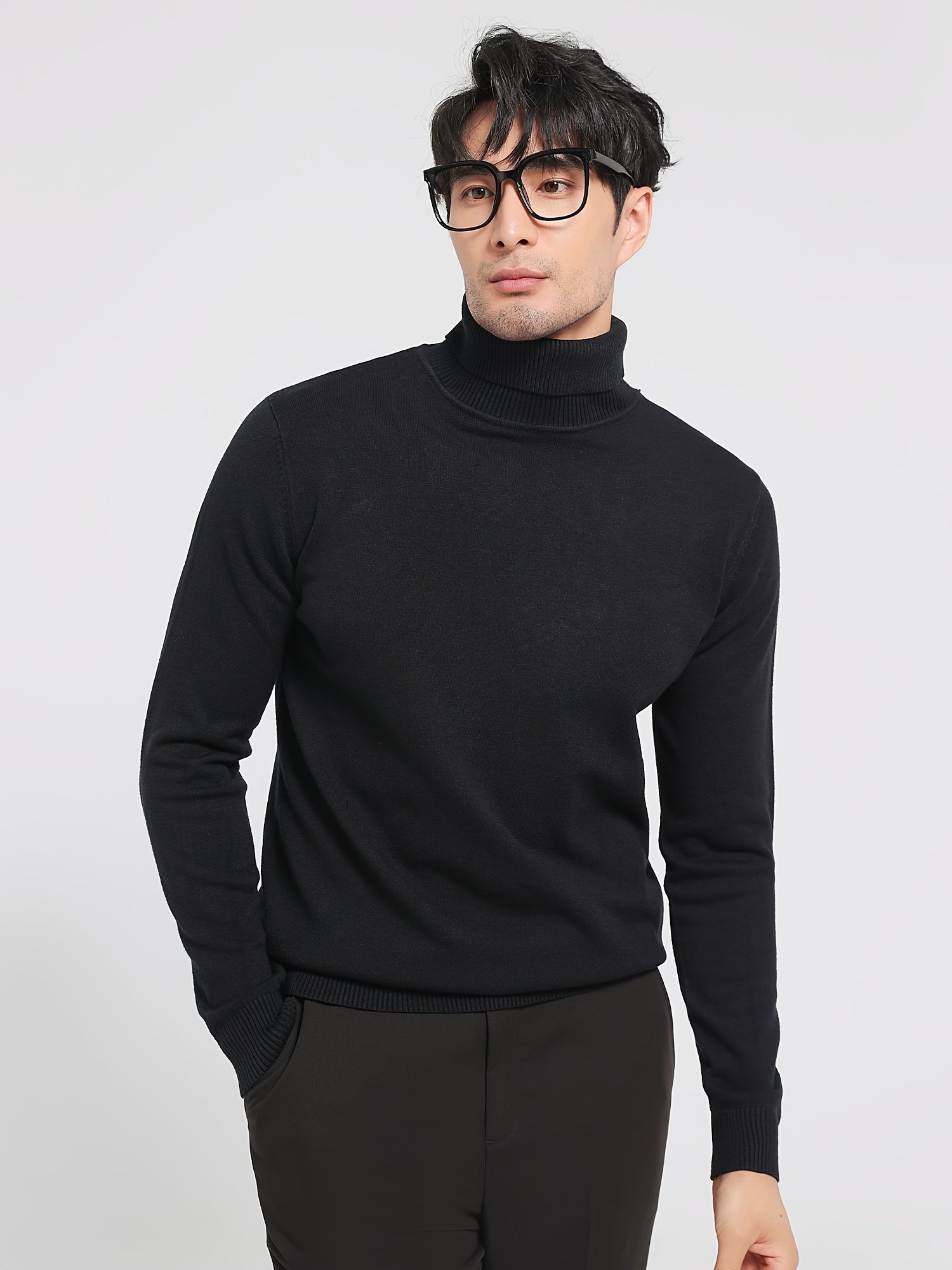 Luxurious Dark Crew Neck Cashmere Sweater - OutfitLondon
