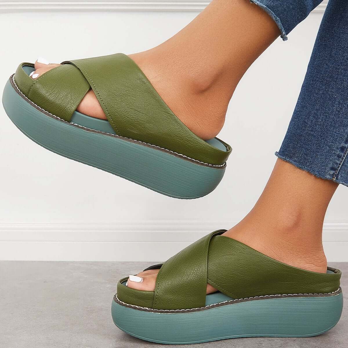 Women's Platform Criss Cross Slides Slip on Slide Sandals