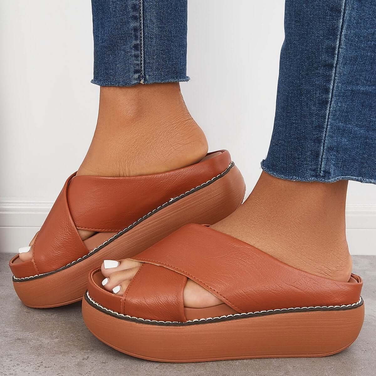Women's Platform Criss Cross Slides Slip on Slide Sandals