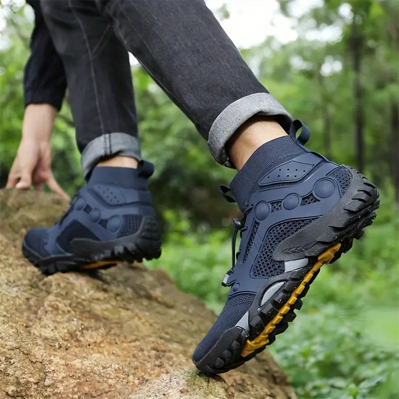 Lightweight Men's Trail Running Shoes