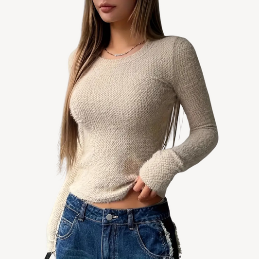 Fitted Crew Neck Women's Long Sleeve Shirt - OutfitLondon