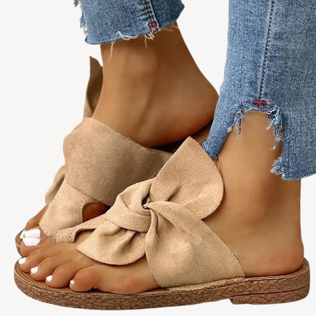 Comfortable Women's Woven Bow Sandals - OutfitLondon