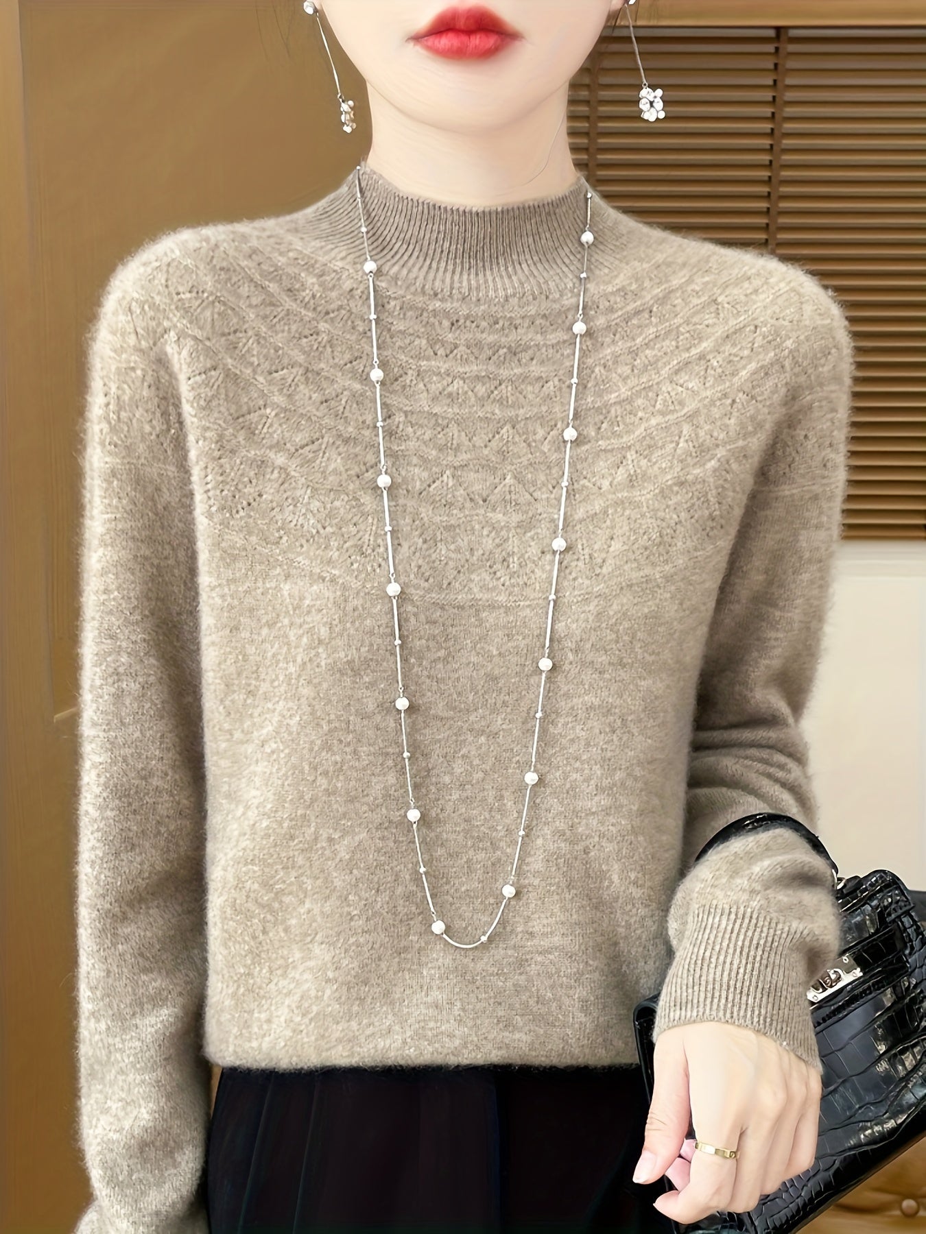 Cozy Women's Wool Crew Neck Pullover Sweater