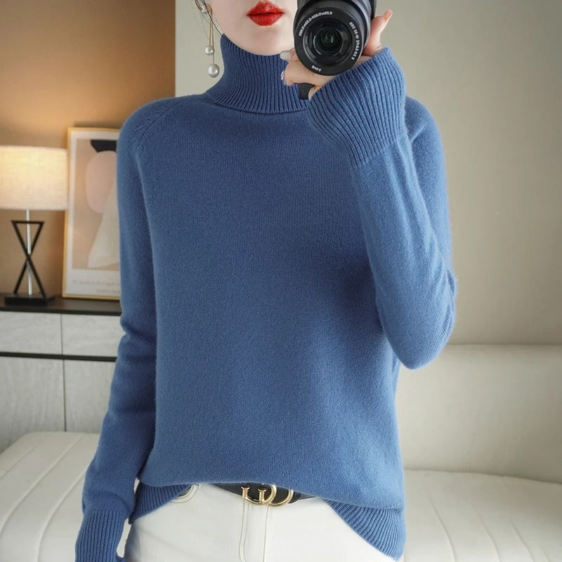 Women's Classic Fit Crew Neck Pullover Sweater