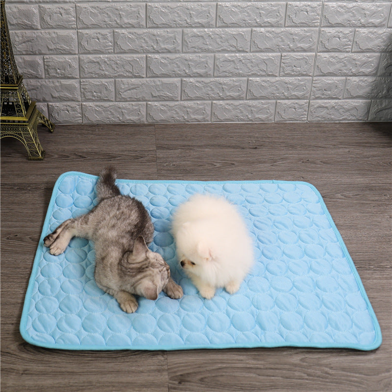 Cooling Mat for Pets - Instant Relief for Your Furry Friend