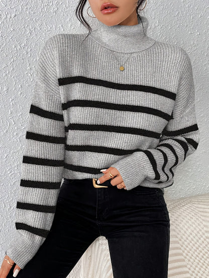 Soft Grey Crew Neck Women's Sweater - OutfitLondon