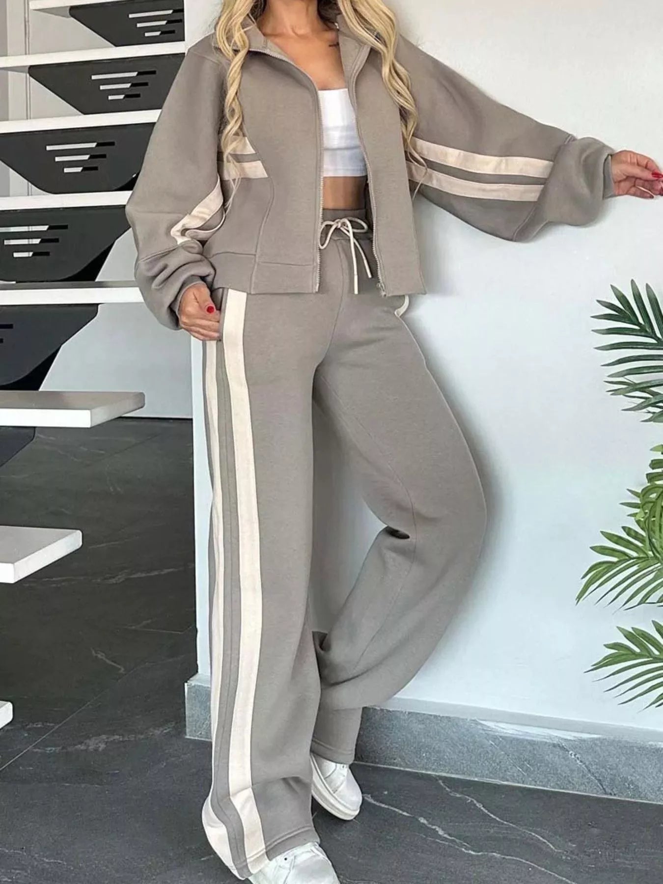 Stylish Plus Size Sports Tracksuit Set