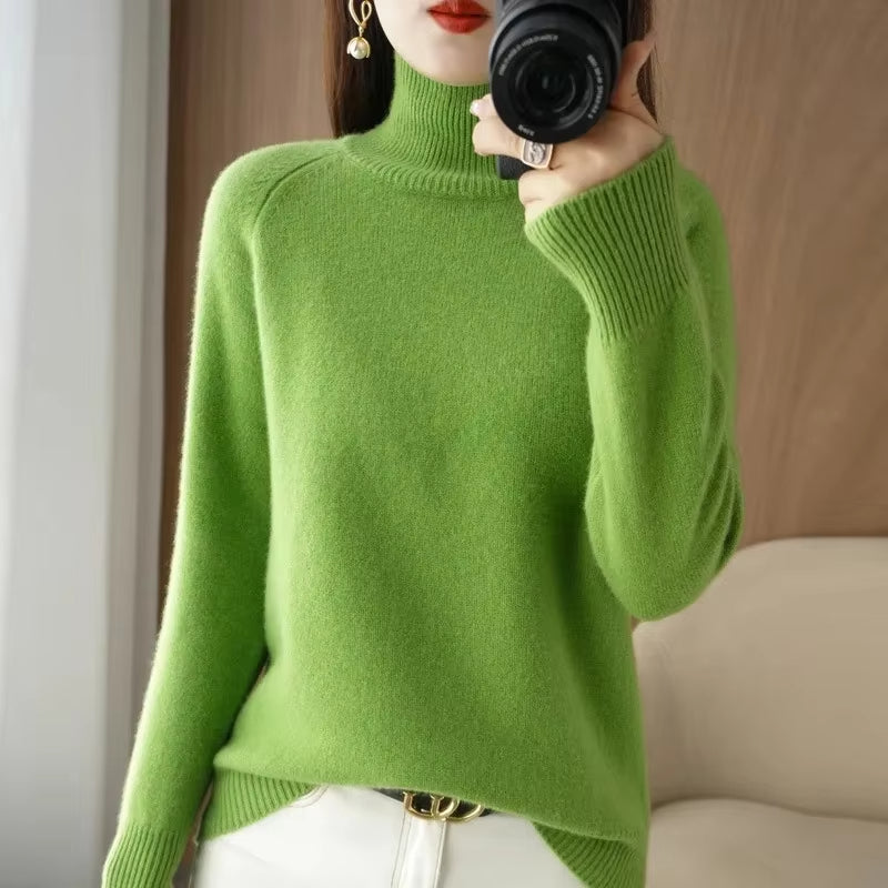 Women's Classic Fit Crew Neck Pullover Sweater
