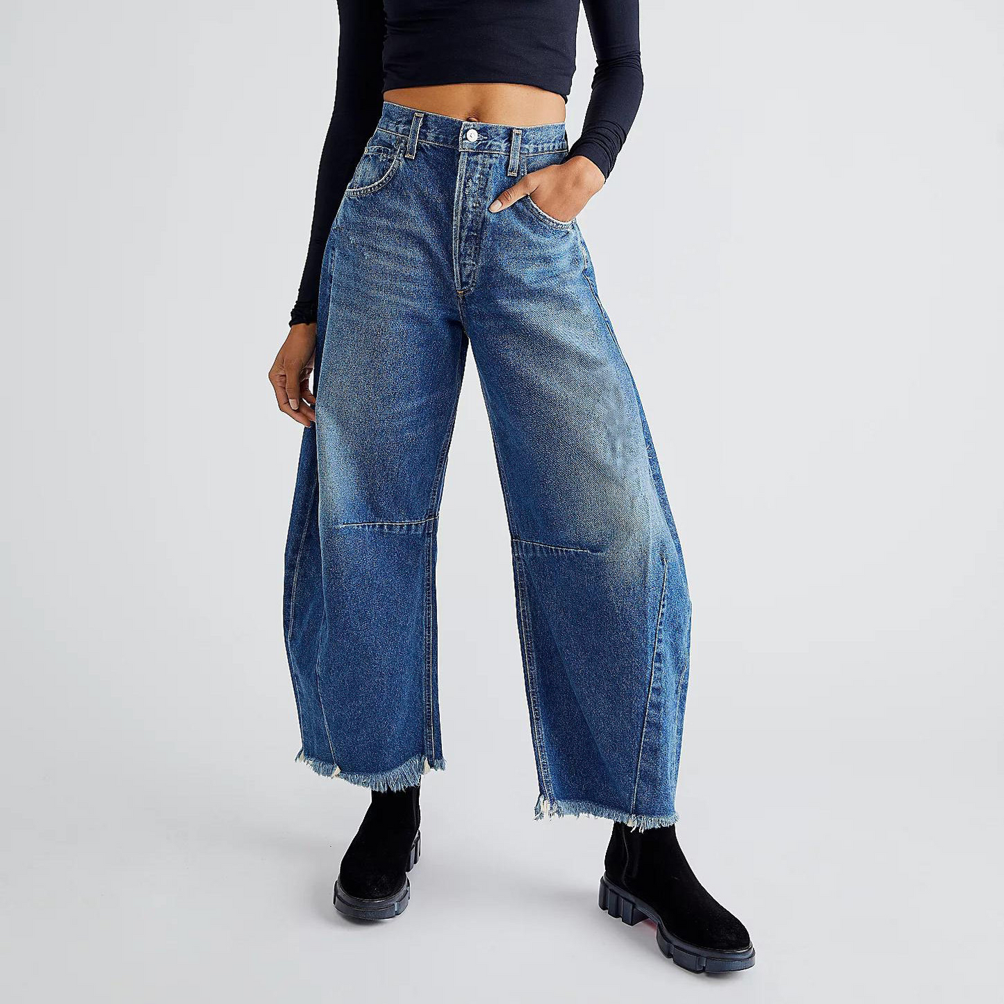 Timeless Slim Fit Ladies Jeans - OutfitLondon