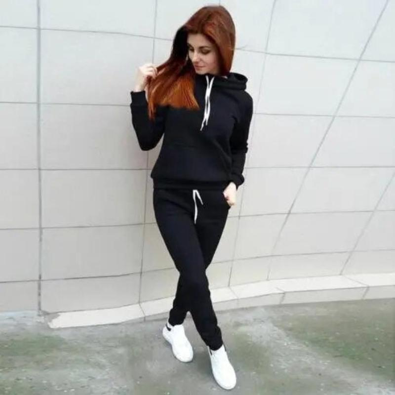 Comfortable Ladies Fitness Tracksuit - OutfitLondon