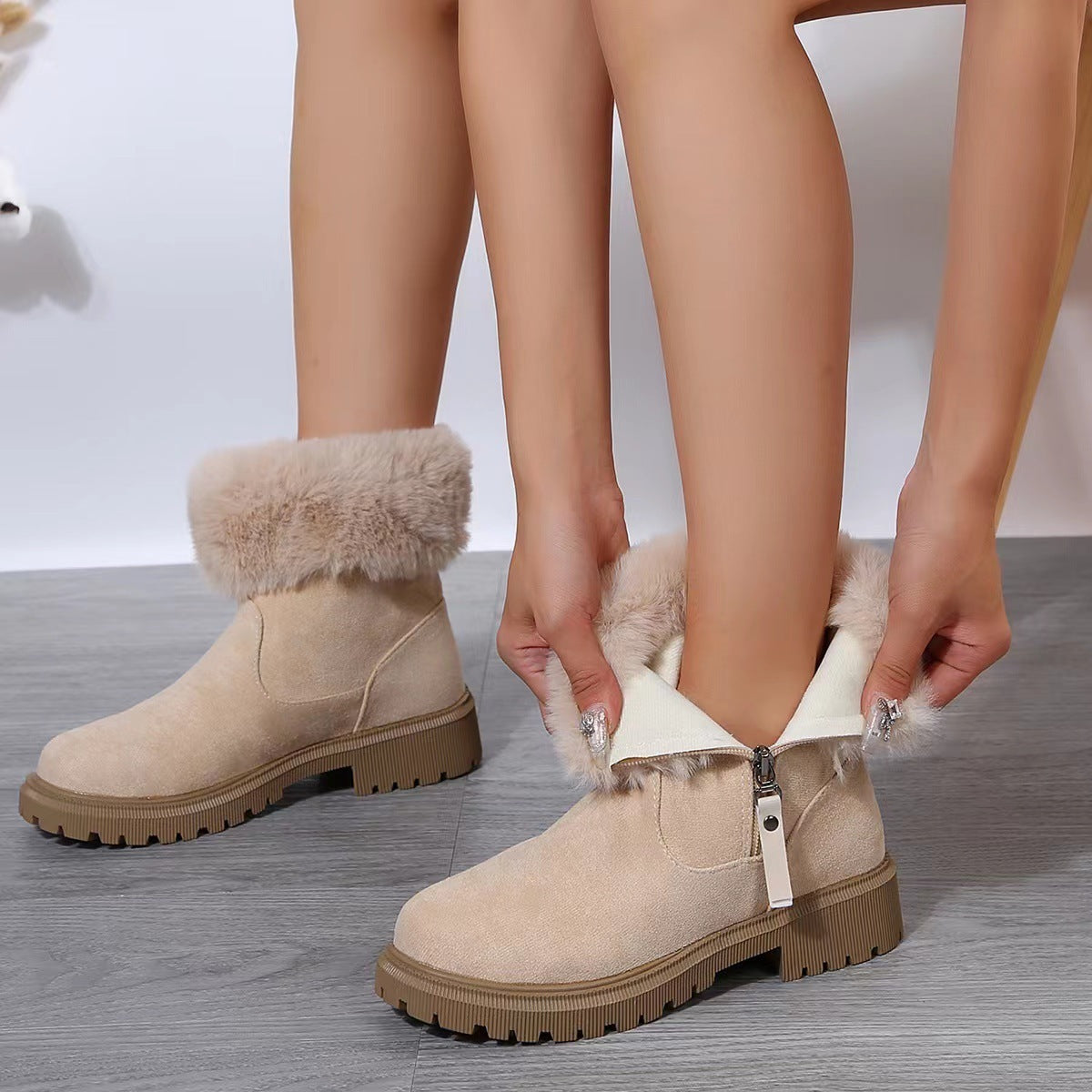 Stylische Knöchelstiefel mit Fellfütterung und dicker Sohle