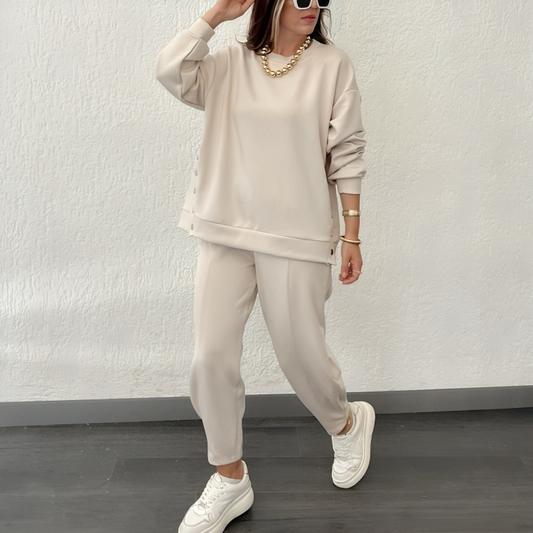 Comfortable Casual Women's Athletic Tracksuit Set - OutfitLondon