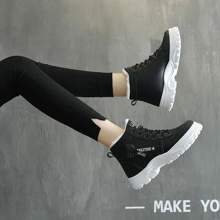 Insulated Snow Boots for Women - Warm and Waterproof